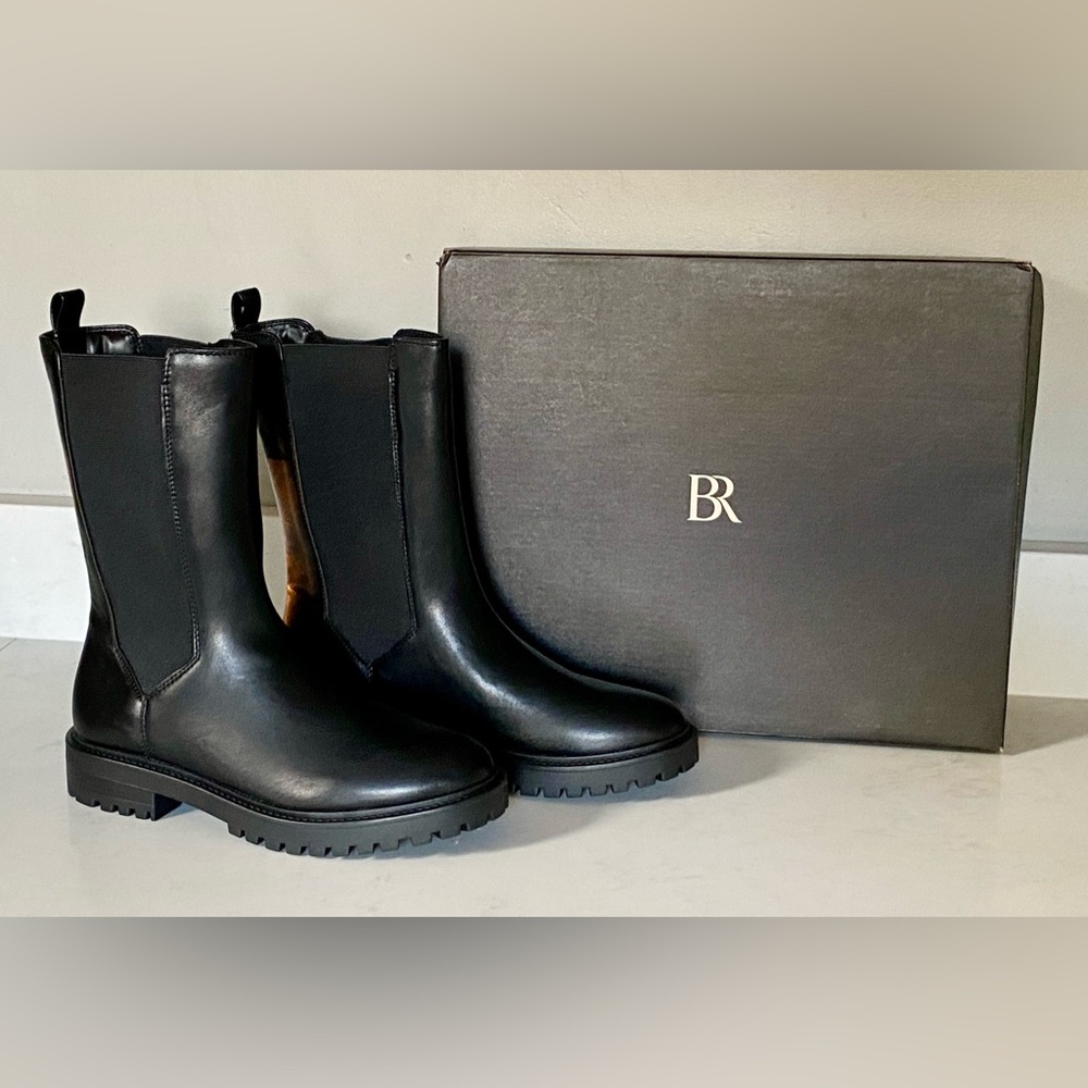 NEW NIB Banana Republic Vegan Leather Pull-On Chelsea Boots Women’s 7.5 Black